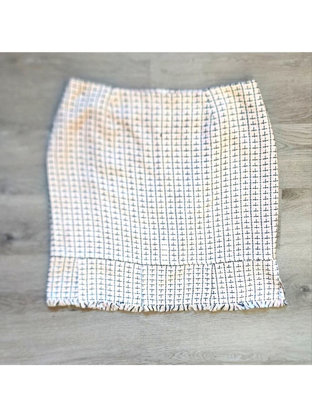 Worthington Women's Fringe Tweed Straight Pull On Knee Length Skirt Size 16